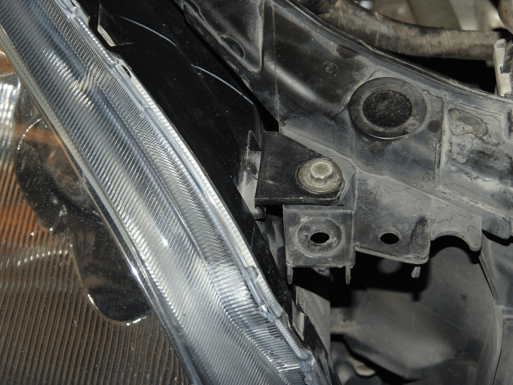 2003 Nissan altima headlight removal #7