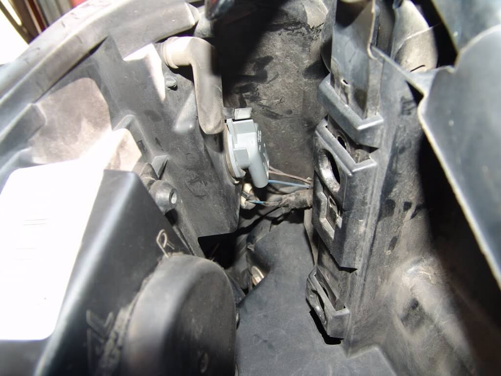 2003 GMC Envoy, Low Beam Headlight Inop