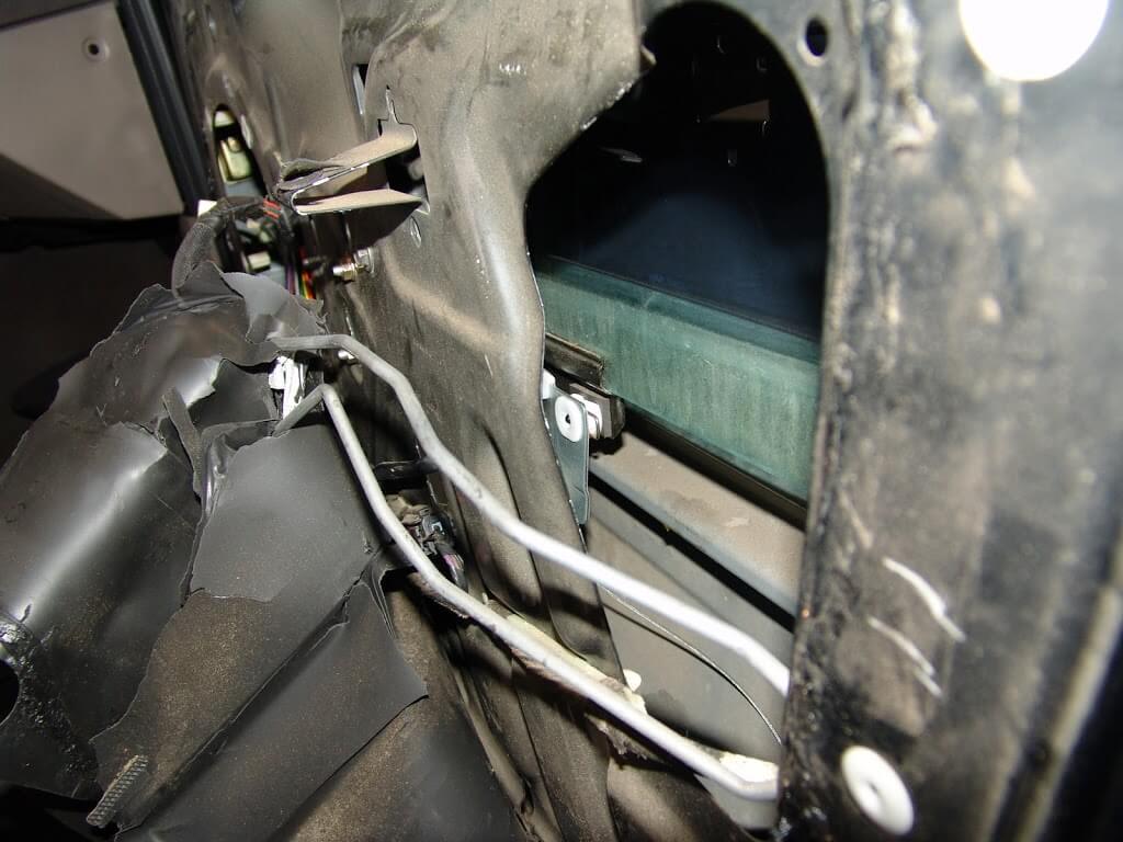 Replacing a window regulator in a jeep