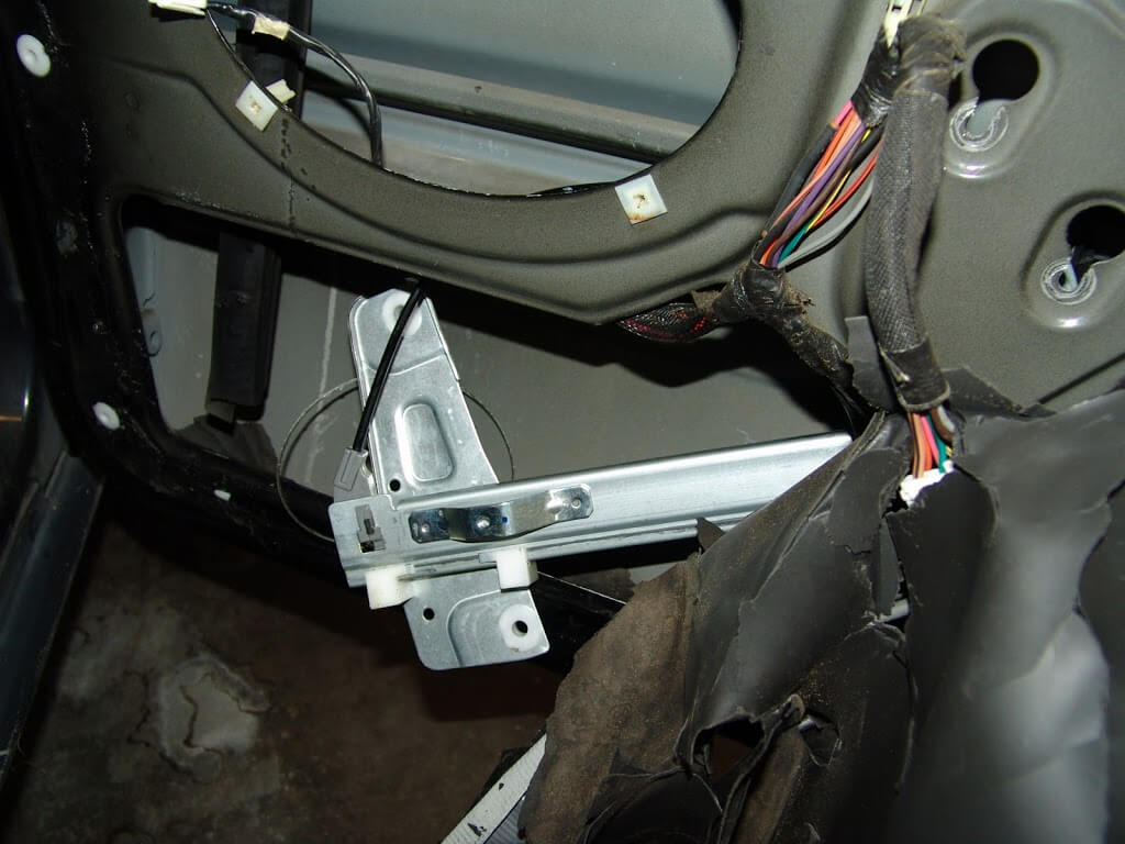 Replacing window regulator on 2000 jeep grand cherokee #2
