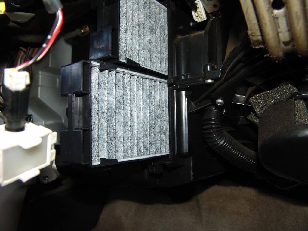 How to change air filter nissan maxima #7