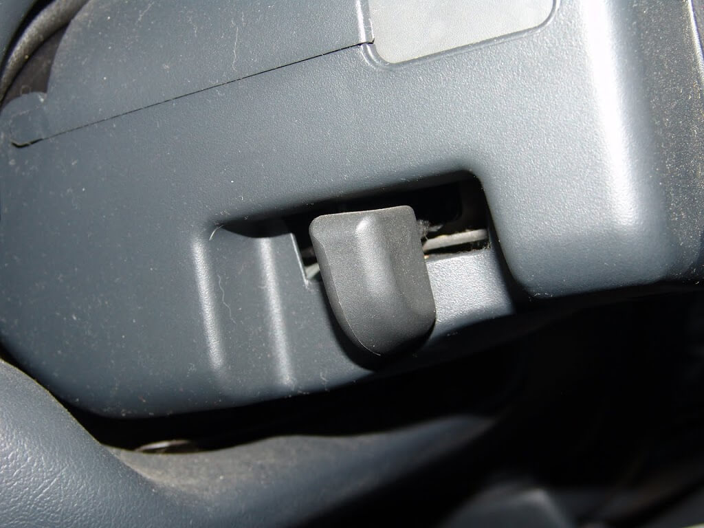 Sparky's Answers Removing The Tilt Lever Handle On GM Cars & Trucks