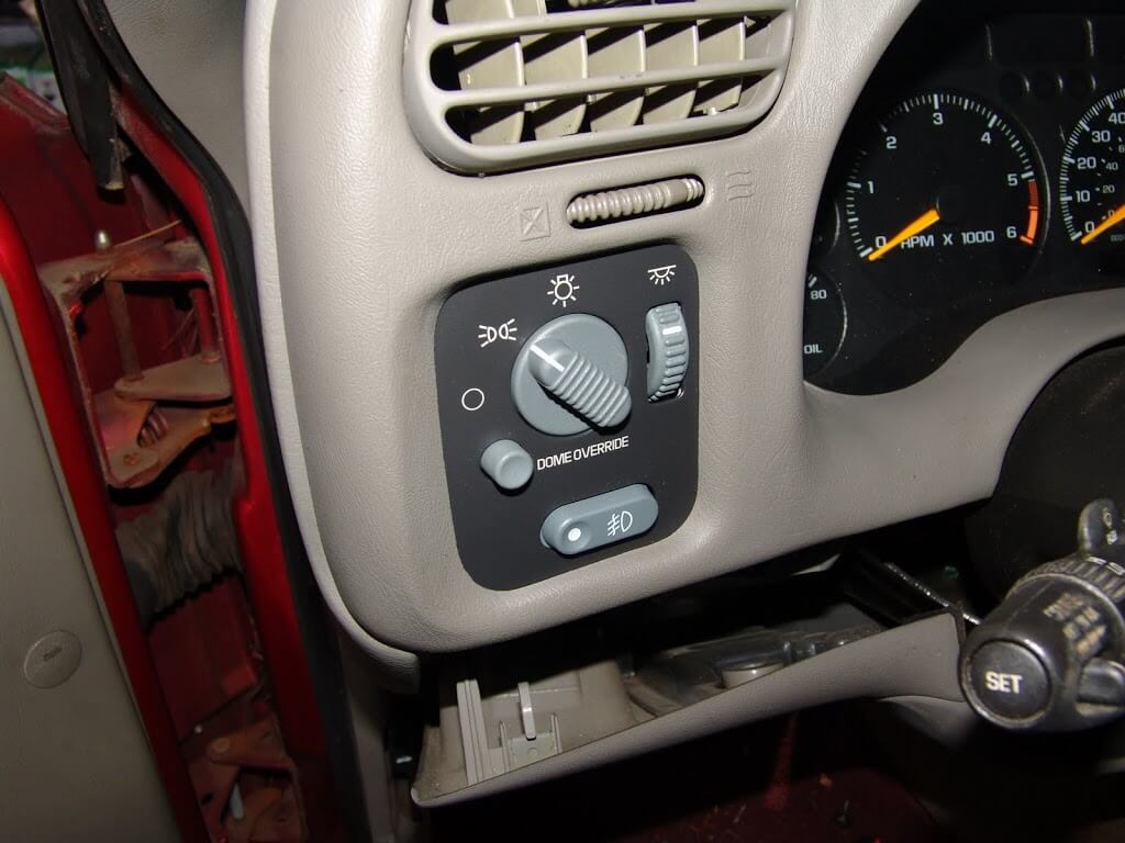 Sparky's Answers - 2000 GMC Jimmy, No Dash lights 96 plymouth voyager fuse box 