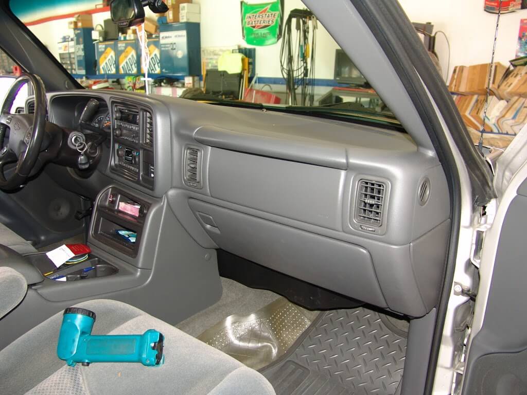 Sparky's Answers 2004 Chevrolet Silverado, Dash Cover Removal