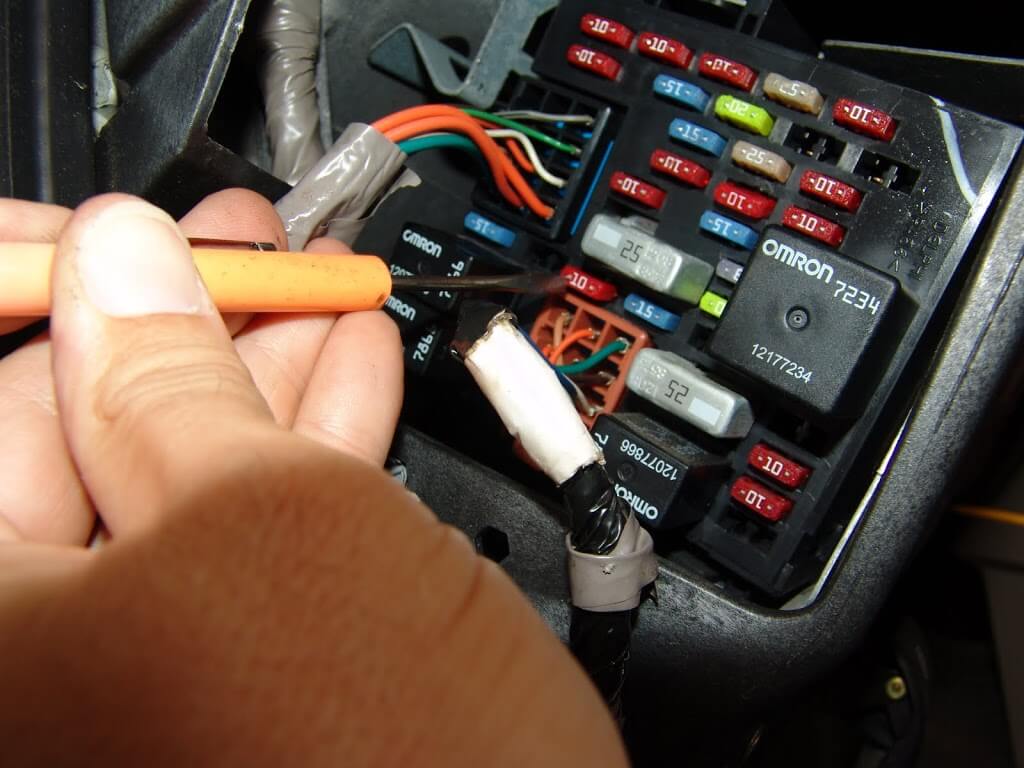 Sparky's Answers - 2002 Chevrolet Tahoe, Fog Lights Do Not ... cadillac srx rear seat fuse box 